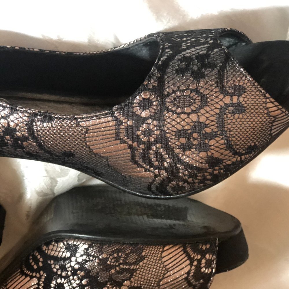 Black and Silver Lace Look Toeless Pump - Picture 11 of 16